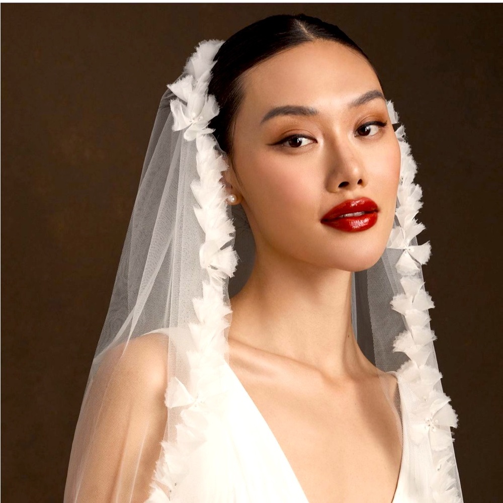 A.B. Ellie Tufts Chapel Veil